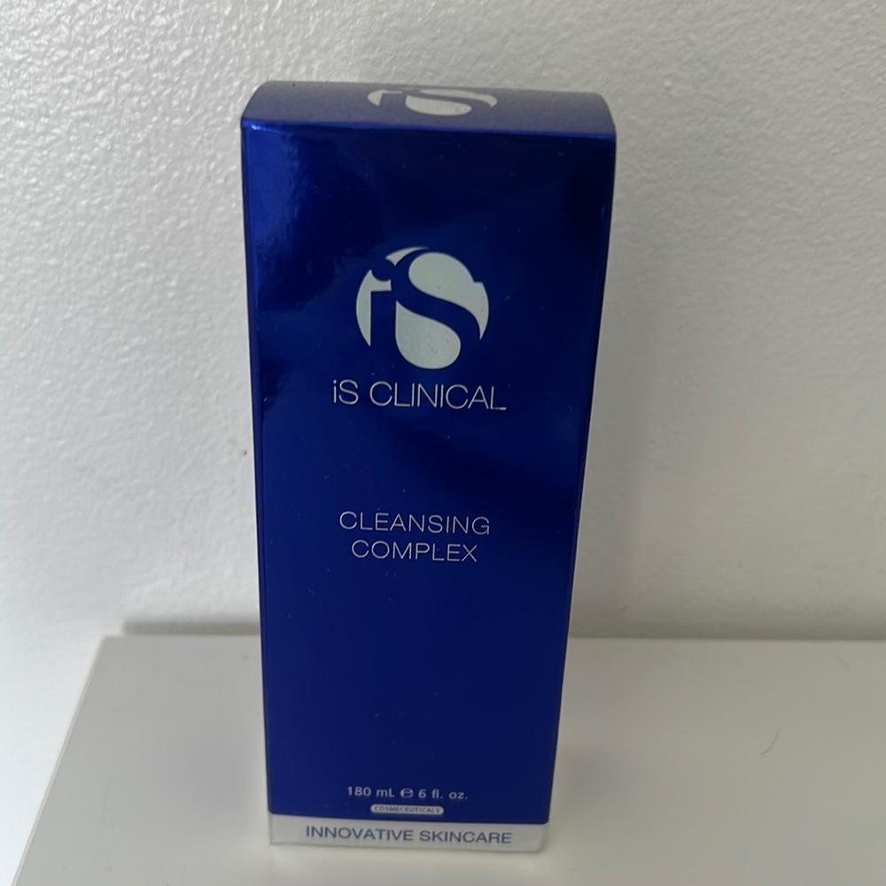 iS CLINICAL cleansing complex